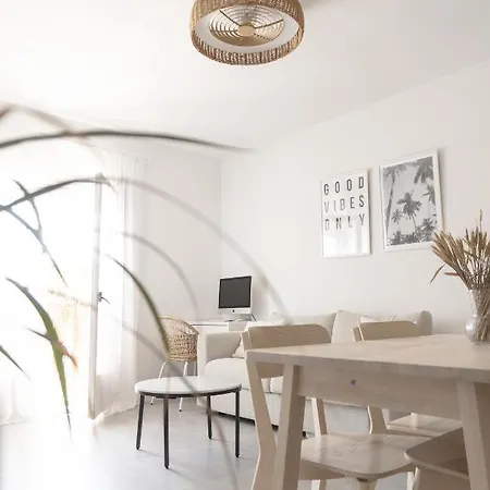 Con Parking A 50m De La Playa Apartment *