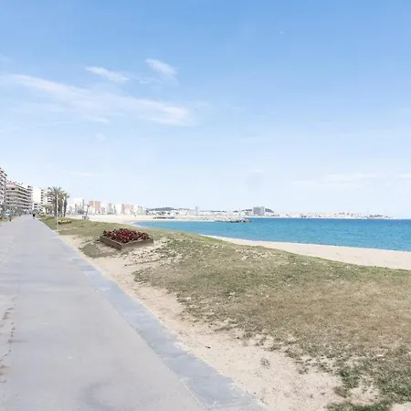 Con Parking A 50m De La Playa Apartamento